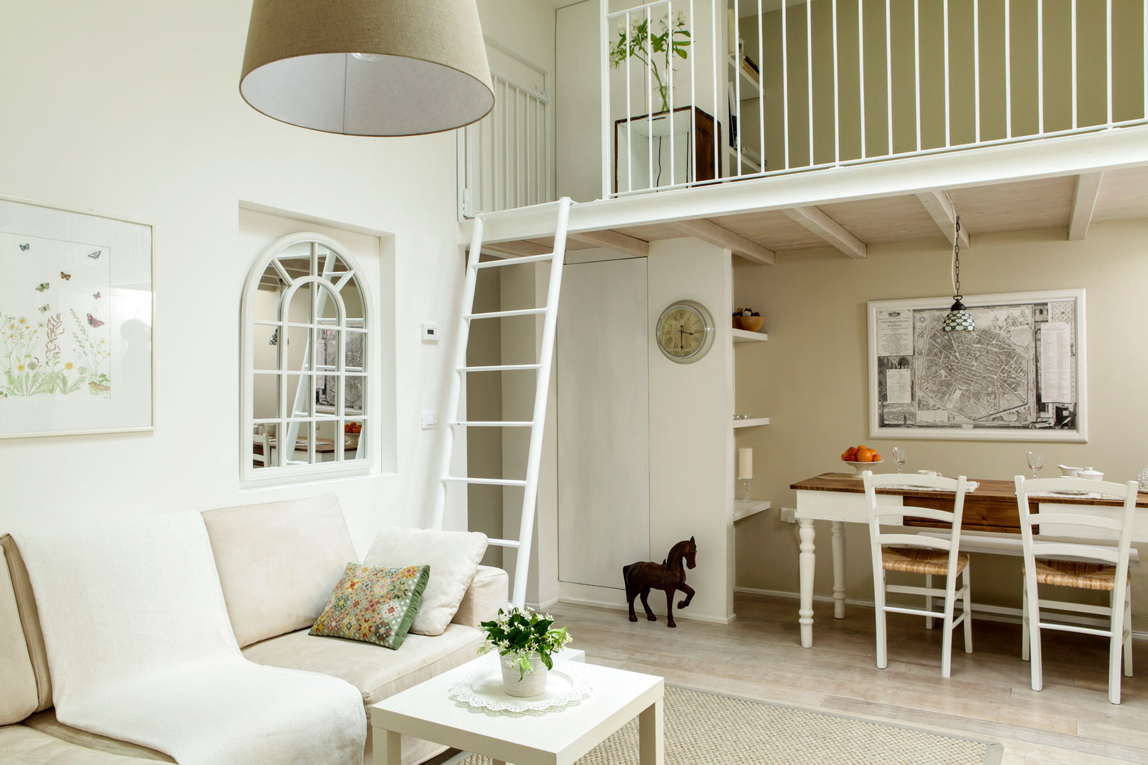 soggiorno Tommaso Bettini Architetto Living room Tavolo,Mobilia,Pianta,Proprietà,Divano,bianco,Cornice,Interior design,Illuminazione,Di legno