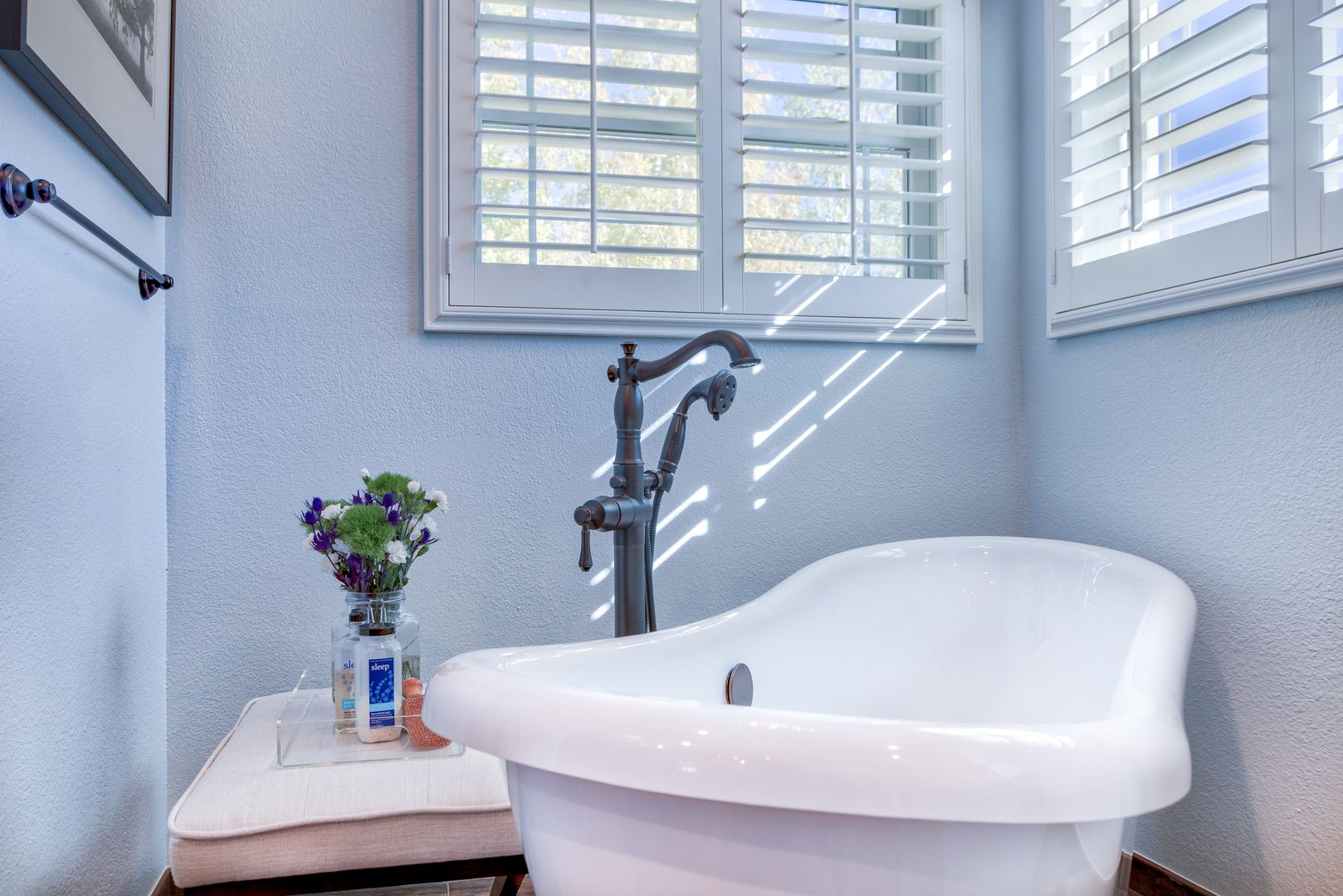 Country Estates Master Bath , Studio Design LLC Studio Design LLC Classic style bathroom