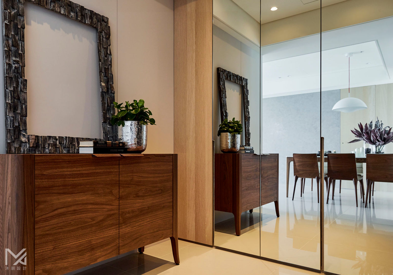 土城-董宅 沐朋設計 Modern Corridor, Hallway and Staircase 玄關