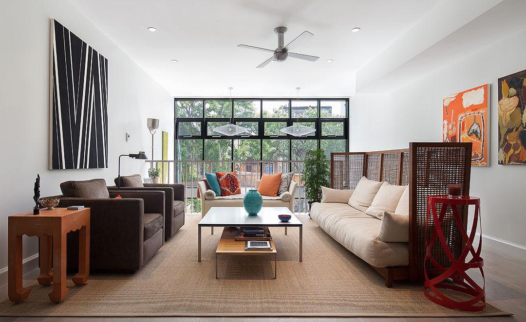 Carroll Gardens Townhouse andretchelistcheffarchitects Modern Living Room balustrade,bay windows,carrara island,curtain wall,indoor-outdoor,rear garden,renovation,townhouse,new york,brooklyn