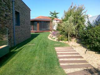 CONSTRUÇÃO MORADIA DE LUXO, OCCO OCCO Modern Walls and Floors