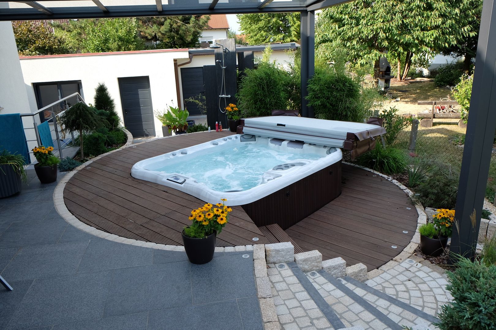 Whirpool Bodin Pflanzliche Raumgestaltung GmbH Modern Pool Pflanze,Wasser,Schwimmbad,Fenster,Blumentopf,Badewanne,Gartenmöbel,Gebäude,Whirlpool,Rechteck