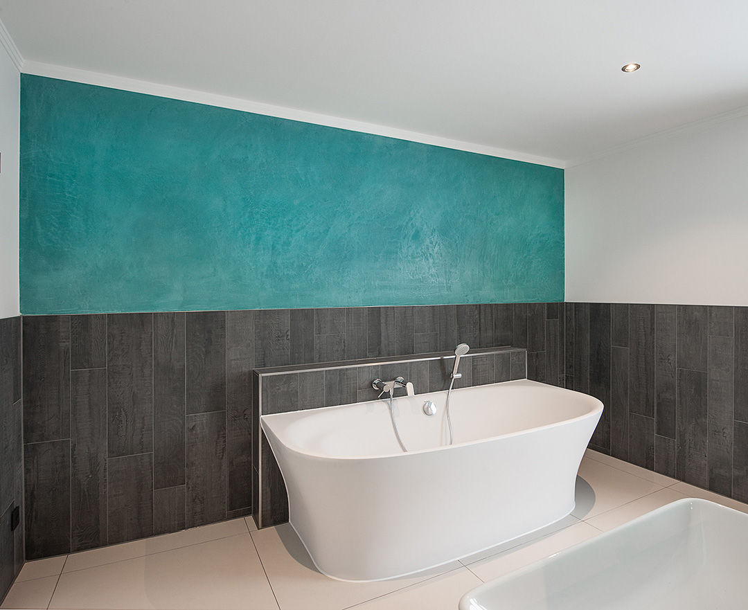 Wandgestaltung mit Steinspachtel/ Terrastone FARBCOMPANY Modern Bathroom Zapfhahn,Sanitärarmatur,Waschbecken im Badezimmer,Badezimmer,Rechteck,Badewanne,Flüssigkeit,Innenarchitektur,Gebäude,Waschbecken