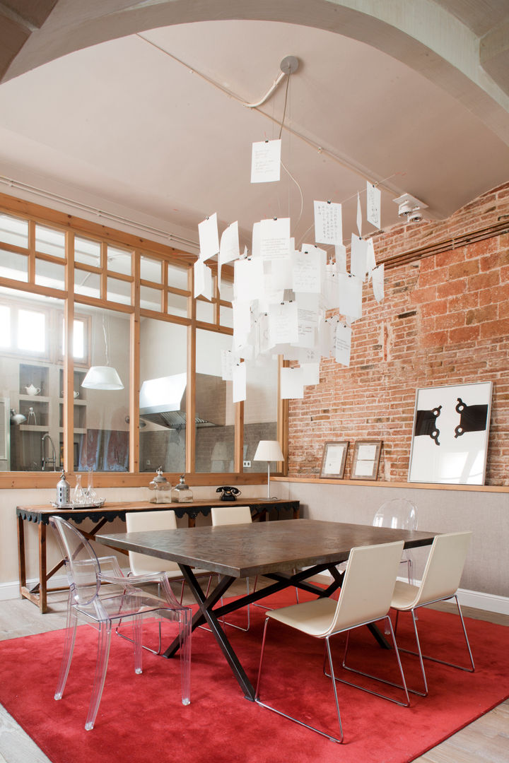 VIVIENDA TIBIDABO, The Room Studio The Room Studio Minimalist dining room