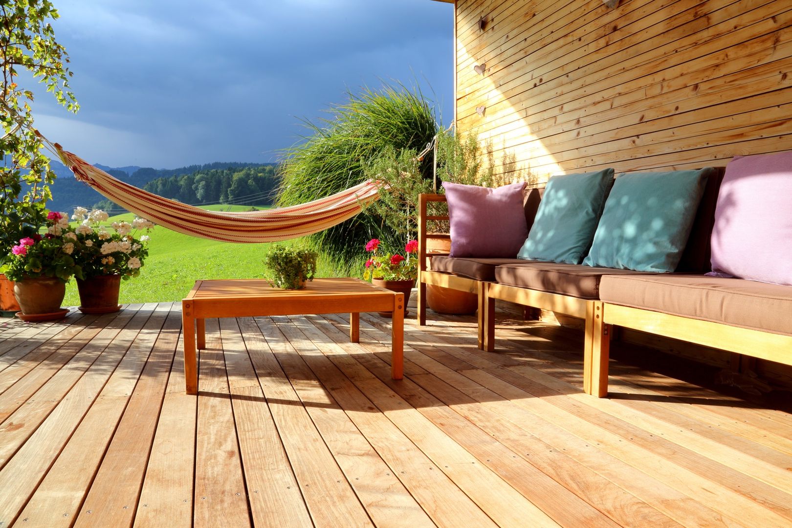 Wooden terrace homify Patios & Decks Wood Wood effect terrace,wodden terrace,hammock