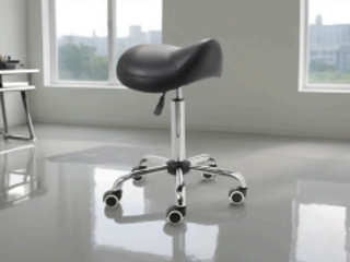 EA20250203-23460 Press profile homify Asian style bathroom Furniture, Flooring, Floor, Interior design, Black, Silver, Chair, Grey, Metal, Wood flooring