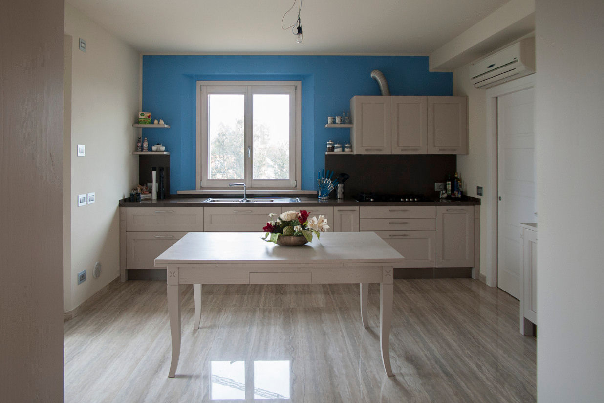 Progetto, Paolo Cavazzoli Paolo Cavazzoli Modern Kitchen Ebanisteria,Controsoffitto,Proprietà,Mobilia,Tavolo,Pianta,Finestra,Di legno,Interior design,Illuminazione