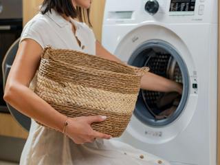 EA20250908-23965 Press profile homify Minimalist dressing room Washing machine, Clothes dryer, Major appliance, Laundry, Home appliance, Homemaking, Laundry room, Cleanliness, Kitchen Appliance, Kitchen