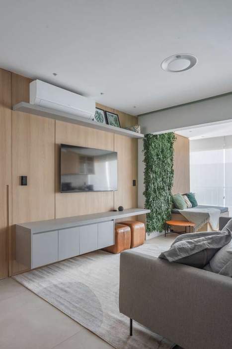 Apartamento 70m² - Perdizes - SP Juliana Dias Arquitetura Apartment Furniture, Interior design, Electronic device, Flooring, Wood, Television, Living room, Television set, Floor, Ceiling