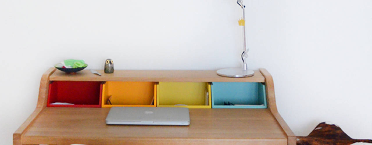 Privatwohnung G, ALBERT + GUCCIONE interior design ALBERT + GUCCIONE interior design Interior design Möbel,Produkt,Regale,Holz,Tisch,Rechteck,Gelb,Innenarchitektur,Materialeigenschaft,Kompfort