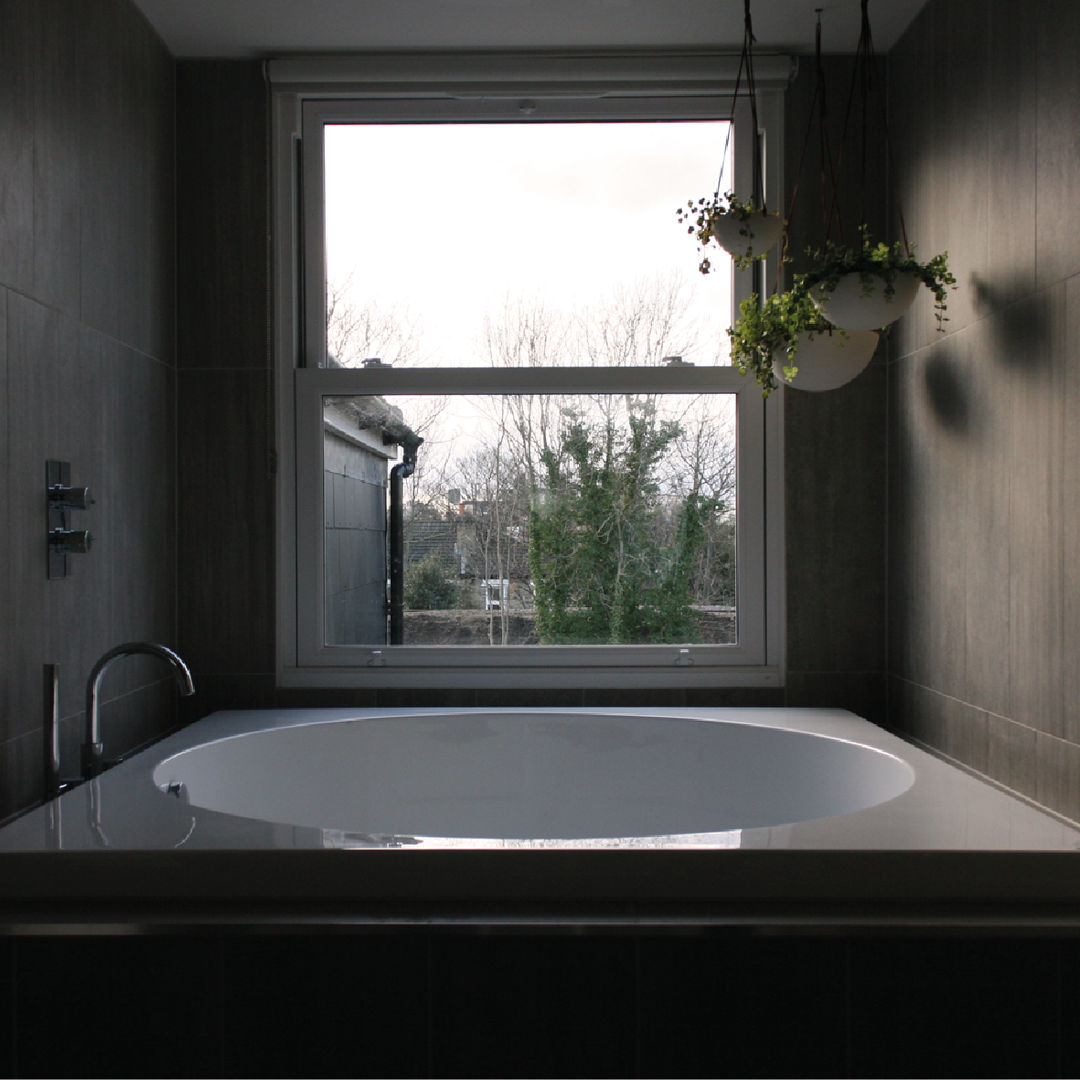 Master Bathroom bathtub Tactus Design Workshop Minimalist style bathroom Ceramic large bathtub, master bathroom, bathroom, minimalist bathroom, bespoke