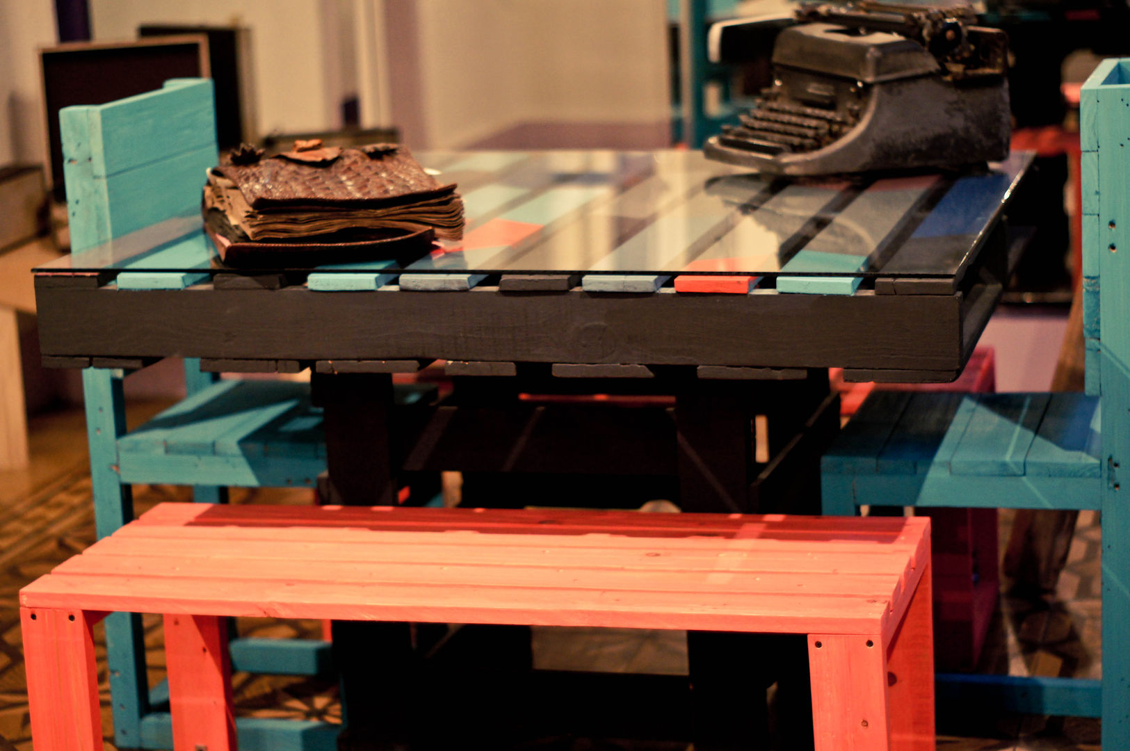 Departamento en el centro de la ciudad, amiko espacios amiko espacios Eclectic style dining room Tables