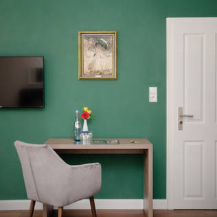 15 Shades of Nature - Which Color Goes with Green?