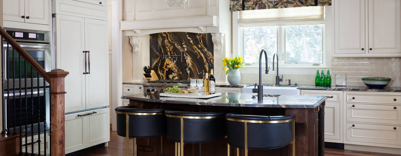 Supremely Sophisticated, Andrea Schumacher Interiors Andrea Schumacher Interiors Kitchen counter stools,glass pendants,shades,mock roman valance,'