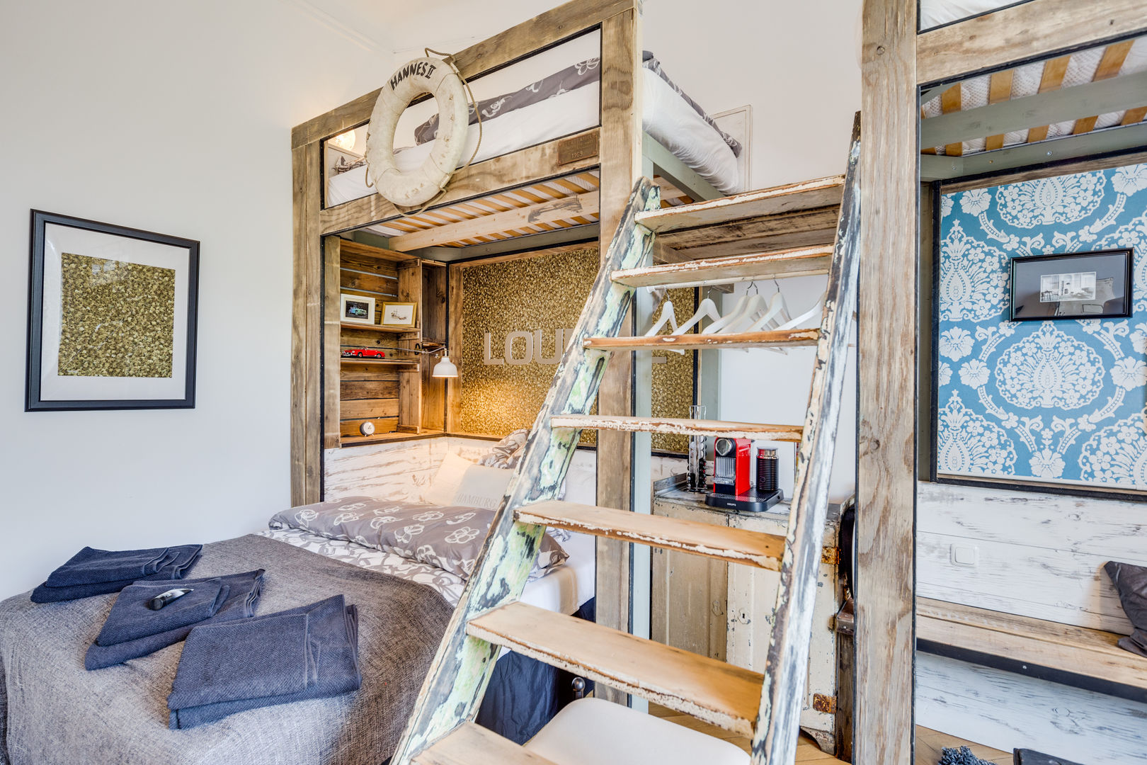 Jugendstil Wohnung/ Endetage/ Harvestehude/ Hamburg/ Gästezimmer homify Modern Bedroom