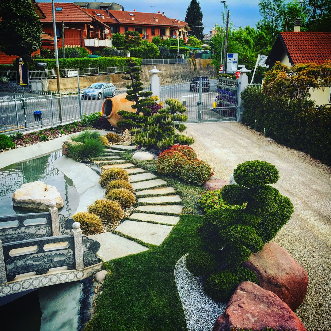 Realizzazioni giardini, Azienda agricola Vivai Romeo Azienda agricola Vivai Romeo Asian style garden Pianta,Proprietà,Costruzione,Fiore,Illuminazione,Vegetazione,Manto stradale,Progettazione urbana,Cielo,Albero
