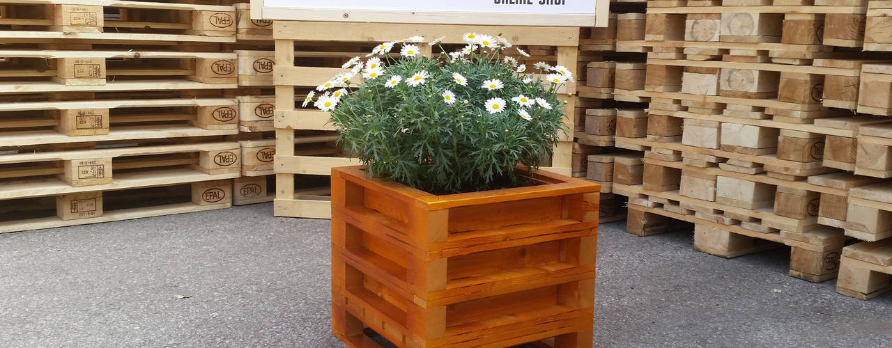 Fioriera pallet homify Rustic style garden Plant pots & vases