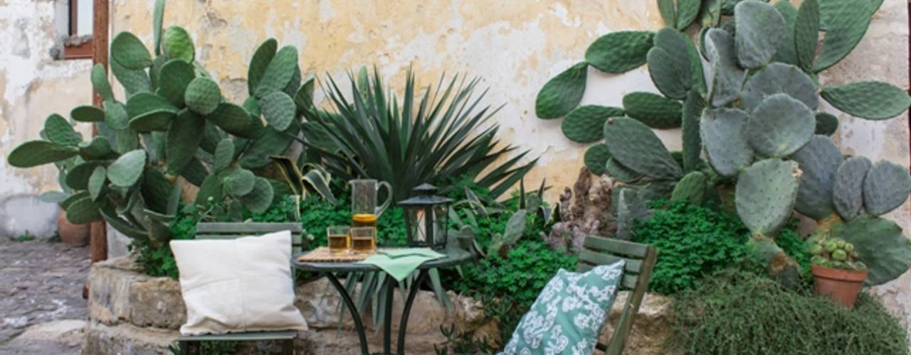 Relooking per un dammuso nella Val di Noto. Boite Maison Mediterranean style garden Relooking,Home staging,albergo diffuso,case vacanza,Home stager Varese