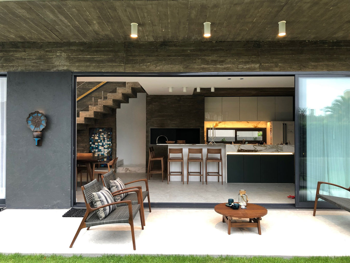 CASA DE PRAIA, HECHER YLLANA ARQUITETOS HECHER YLLANA ARQUITETOS Balcony