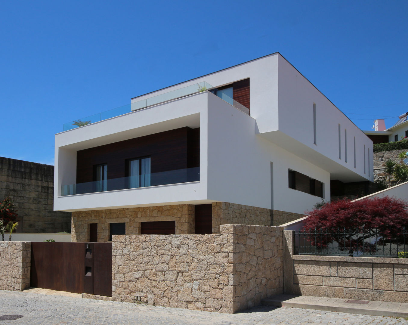 Casa em Guimarães, 3h Arquitetos 3h Arquitetos Minimalist house Granite