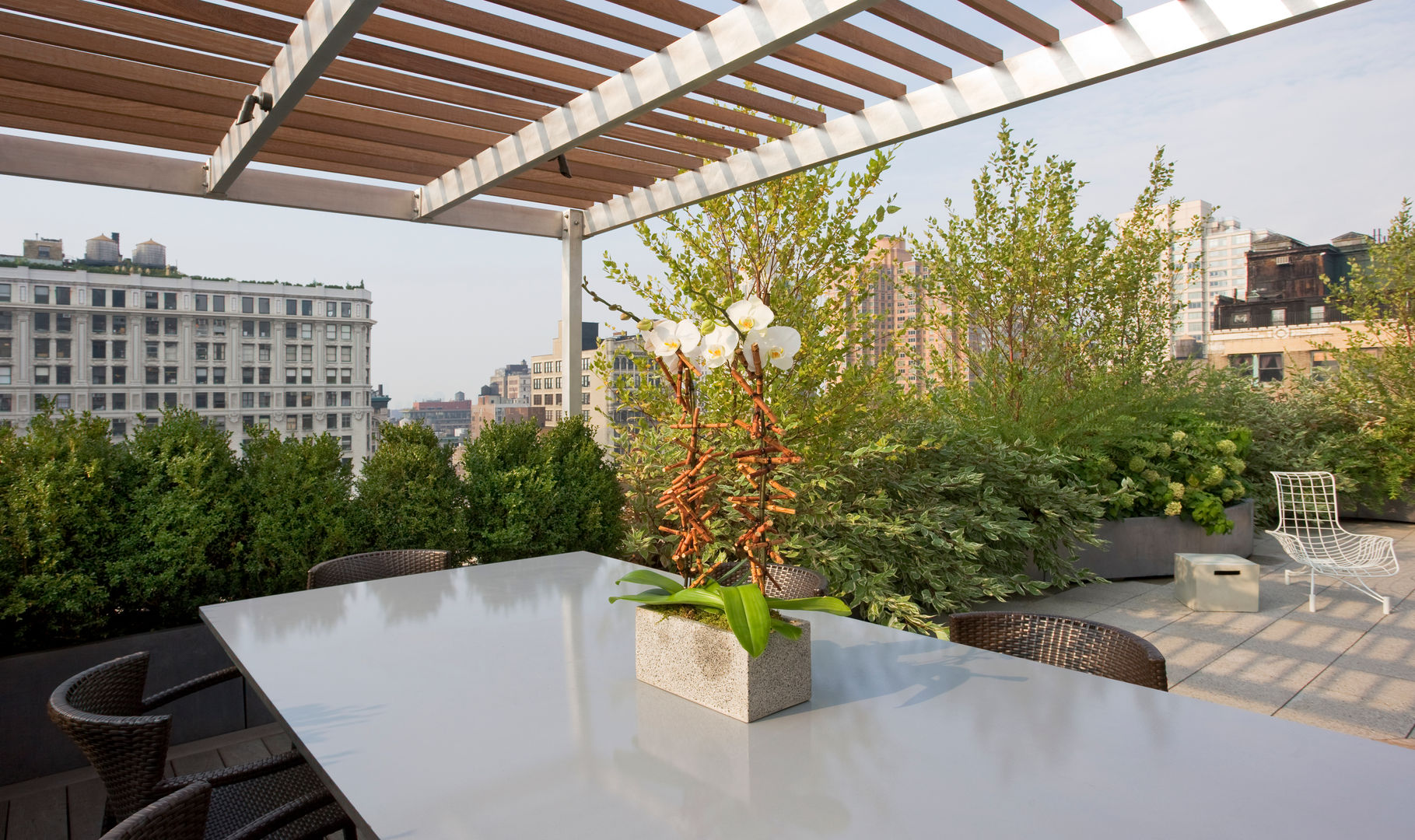 Empire State Loft, Koko Architecture + Design Koko Architecture + Design Modern Terrace