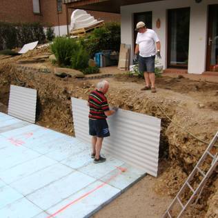 How to build a pool in 9 easy steps (on a budget!)