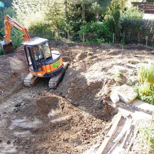 How to build a pool in 9 easy steps (on a budget!)