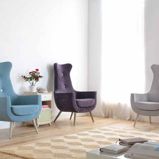 How to arrange furniture in a small living room