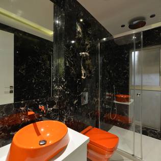 21 black bathroom designs that look elegant and stylish
