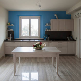 Expressive Colors for Small Kitchens