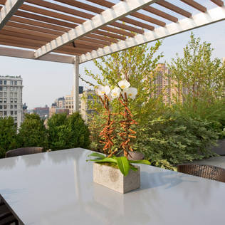 8 ideas for arranging furniture on small patios 