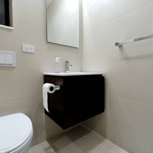 21 black bathroom designs that look elegant and stylish