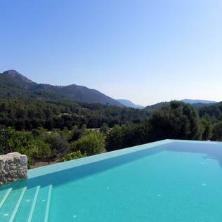 Spectacular swimming pool designs