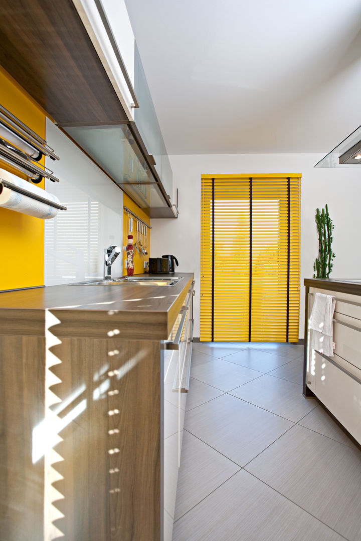 Jolousien von erfal homify Modern Windows and Doors Curtains & drapes