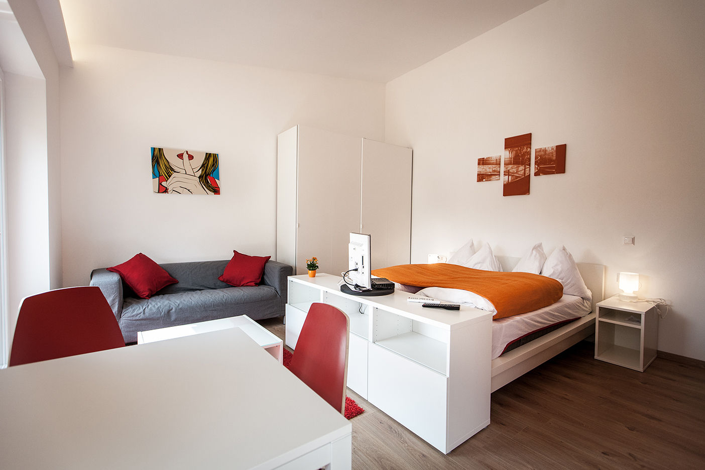 Studio Rosso Florian Schober Architektur ZT Modern Bedroom