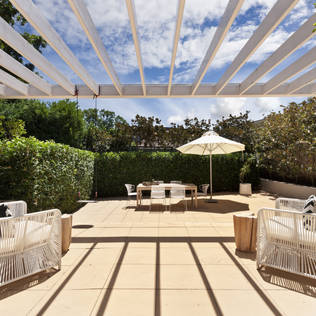 top 5: from perfect patios to 25 wooden pergolas that will encourage you to put one in your garden