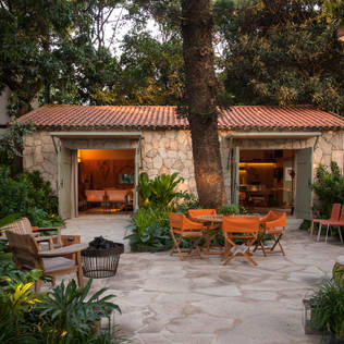 Top 5:  from the home that's 400 ft² to 7 tricks to attract money into your home with Feng Shui!